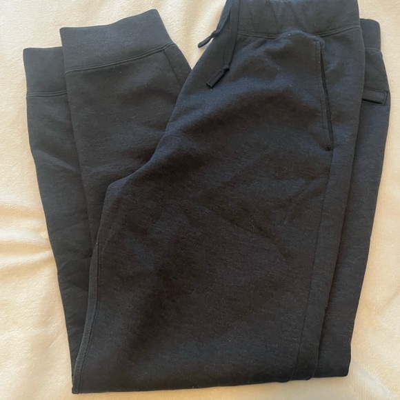 Uniqlo Men’s Grey Sweatpants - Picture 6 of 6